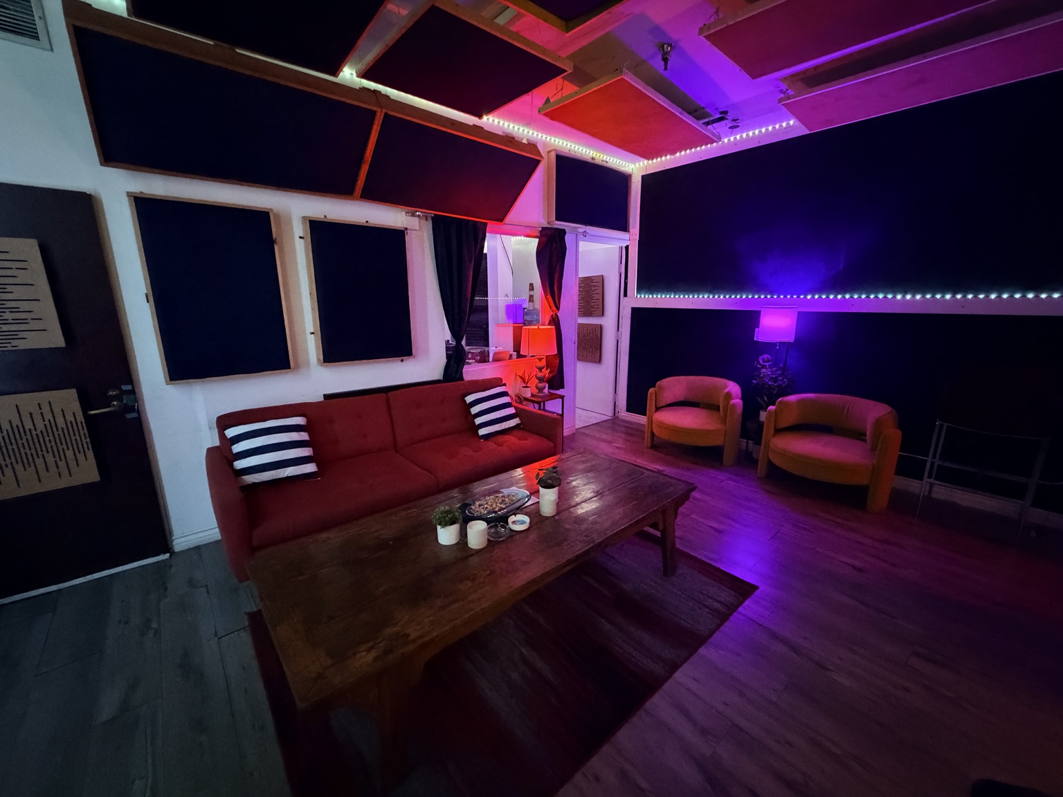 Lounge area in the Chokobeats studio